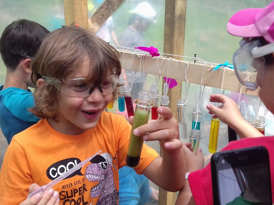 Tabere eematico de construit si bricolat experimente pentru copii